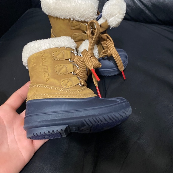 Nautica Ayce toddler baby boots snow boots size 6 brown black lace up with fur - Picture 3 of 6